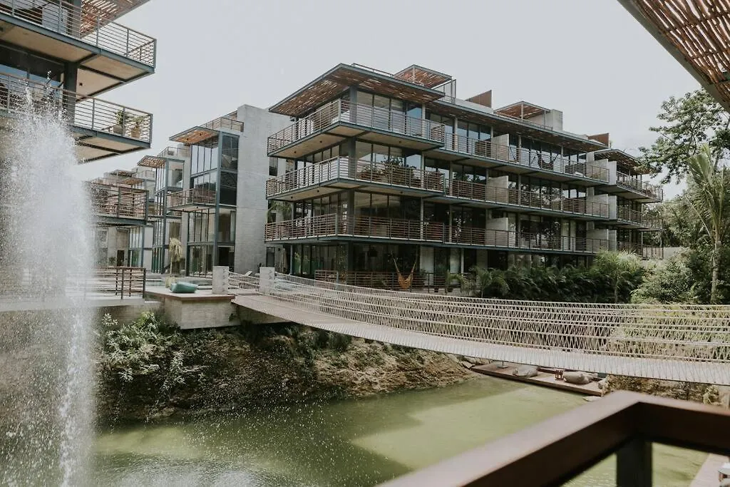 Cenote + Swim-Up + Luxury Condo Tulum Pueblo Appartement
