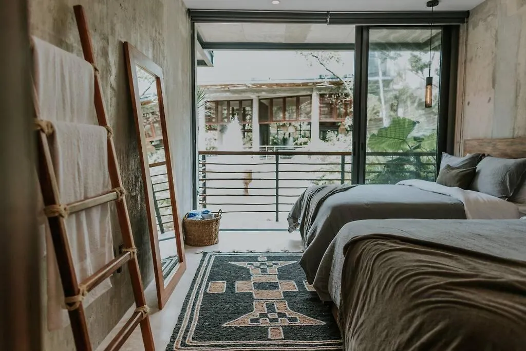 Cenote + Swim-Up + Luxury Condo Tulum Mexiko